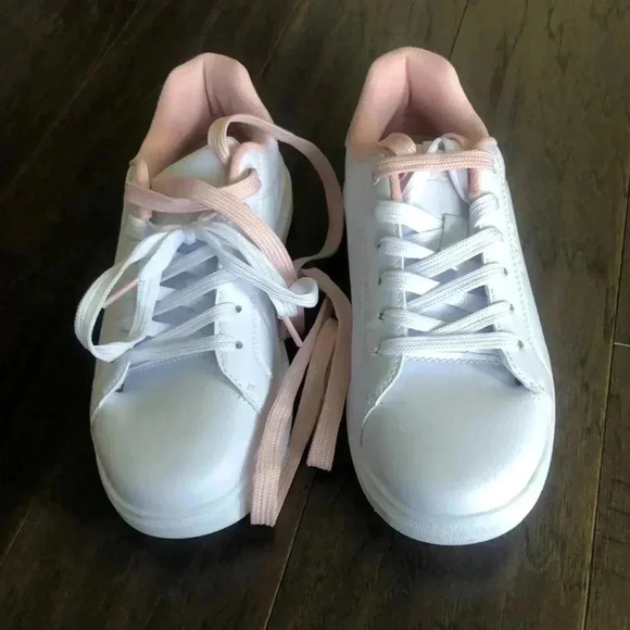 NWOT Levi’s Synthetic Leather Casual Lowtop Sneaker Shoe, white/pink trim -  7 - Picture 1 of 9